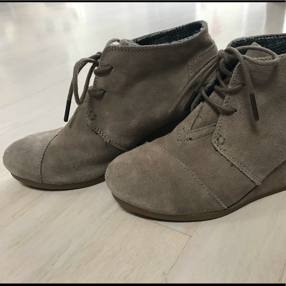 Toms wedges